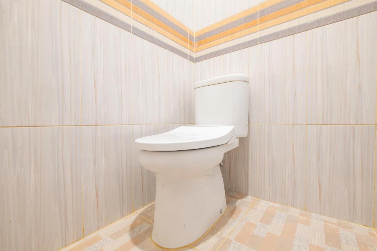 Готель Reddoorz Syariah Near Tugu Lampu Gentur Чіанджур Екстер'єр фото