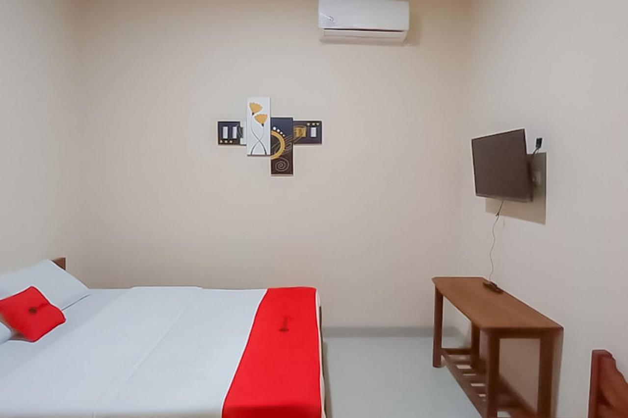 Готель Reddoorz Syariah Near Tugu Lampu Gentur Чіанджур Екстер'єр фото