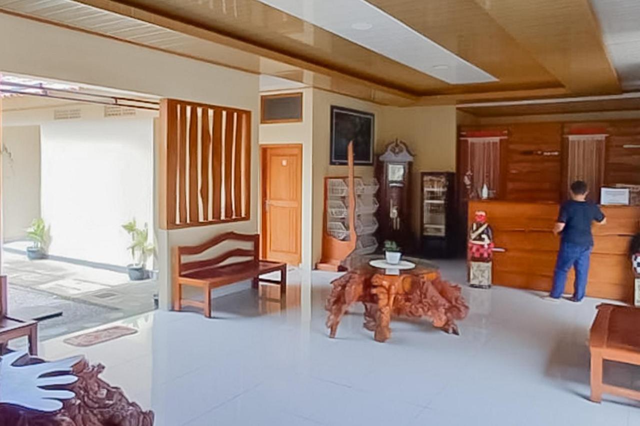 Готель Reddoorz Syariah Near Tugu Lampu Gentur Чіанджур Екстер'єр фото