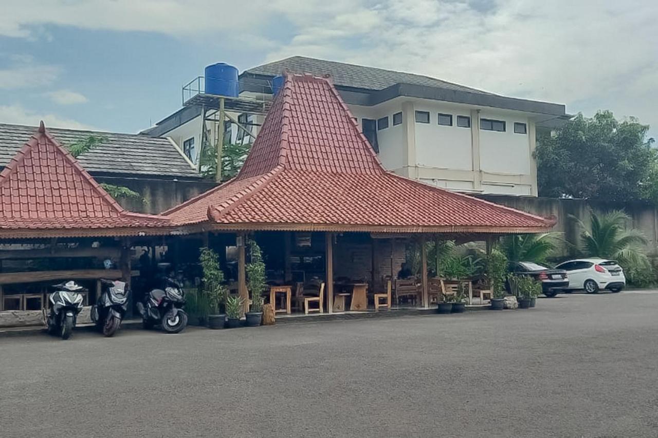 Готель Reddoorz Syariah Near Tugu Lampu Gentur Чіанджур Екстер'єр фото