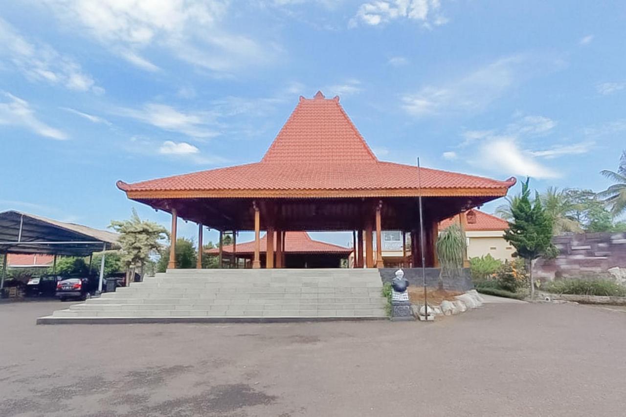 Готель Reddoorz Syariah Near Tugu Lampu Gentur Чіанджур Екстер'єр фото