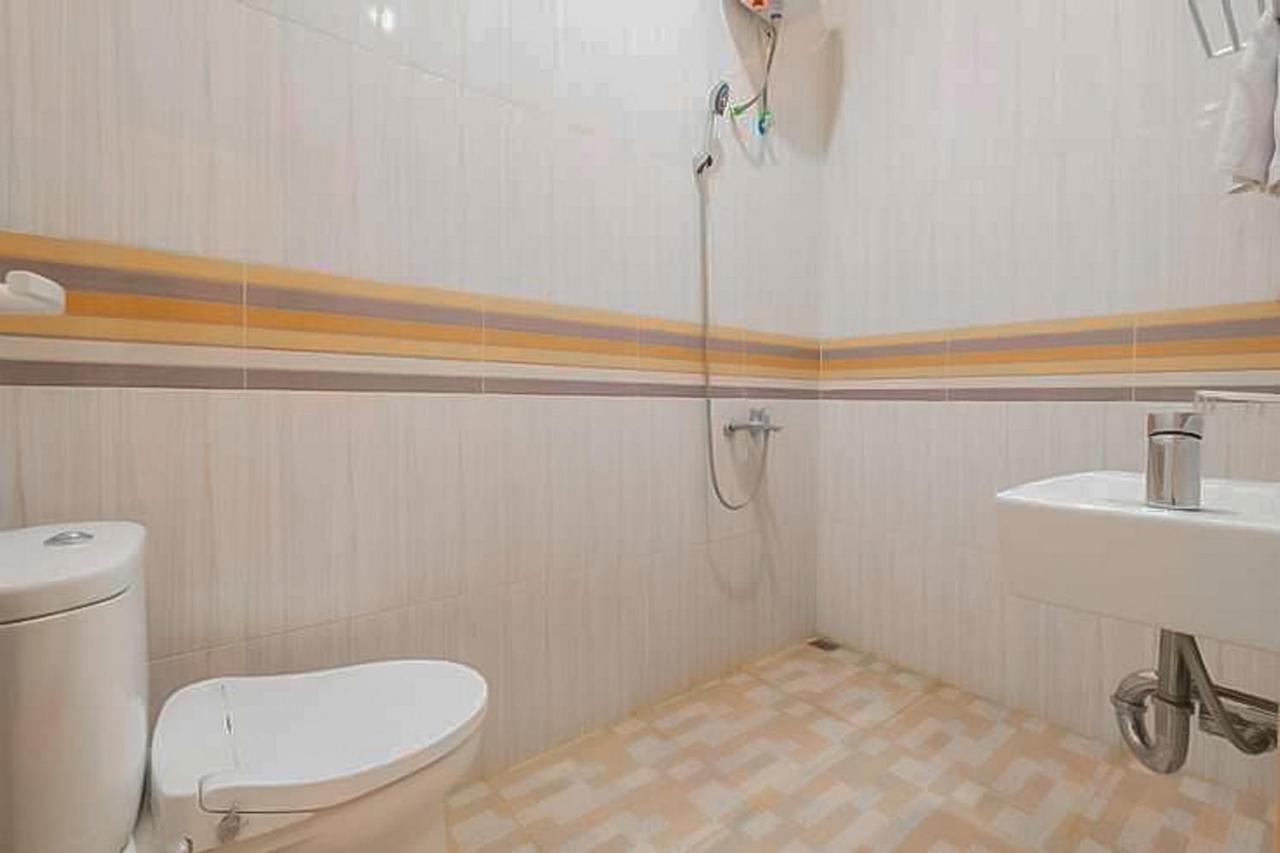 Готель Reddoorz Syariah Near Tugu Lampu Gentur Чіанджур Екстер'єр фото