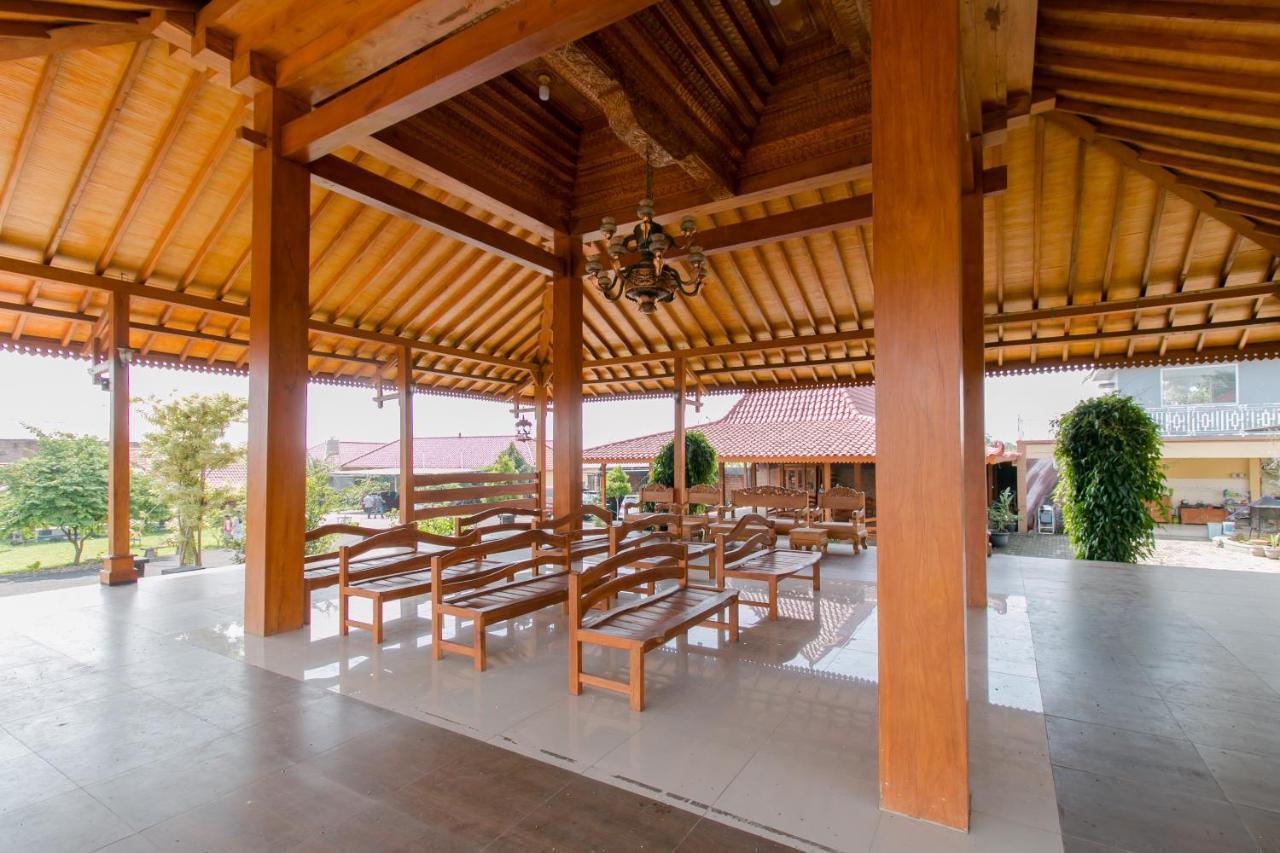 Готель Reddoorz Syariah Near Tugu Lampu Gentur Чіанджур Екстер'єр фото